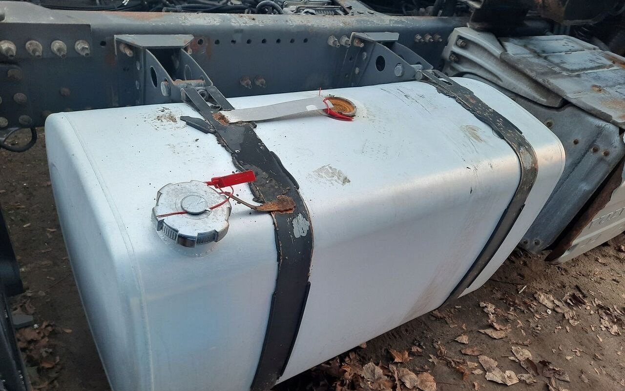 Volvo ZBIORNIK PALIWA RENAULT DXI VOLVO FH FM 125X70X70 20723636 - Fuel tank for Truck: picture 5 Volvo ZBIORNIK PALIWA RENAULT DXI VOLVO FH FM 125X70X70 20723636 - Fuel tank for Truck: picture 5