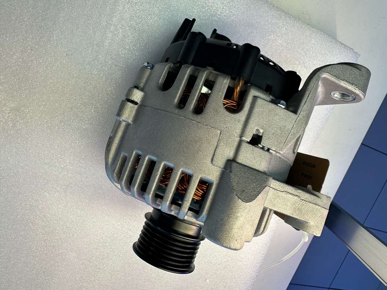 Woda BMW 325, 330, X5 - Alternator for Van: picture 3 Woda BMW 325, 330, X5 - Alternator for Van: picture 3