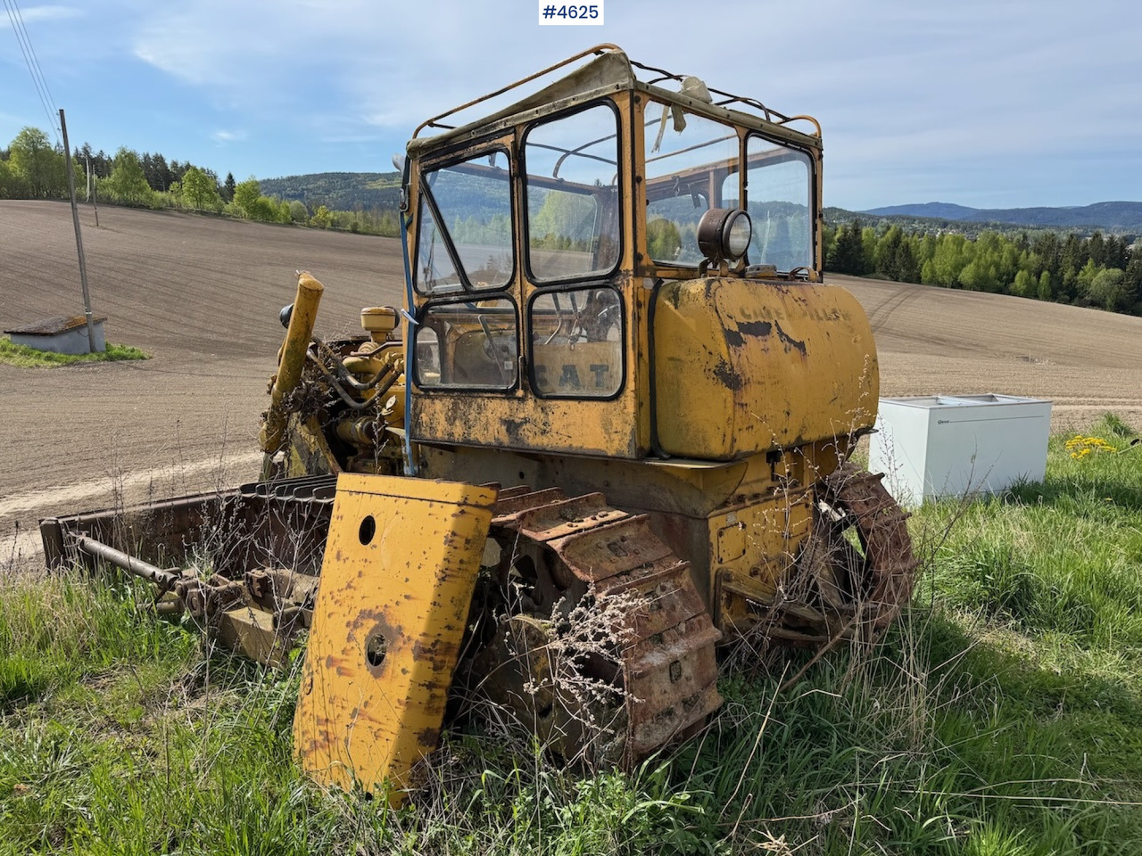 1967 CAT D4C - Bulldozer: picture 4 1967 CAT D4C - Bulldozer: picture 4
