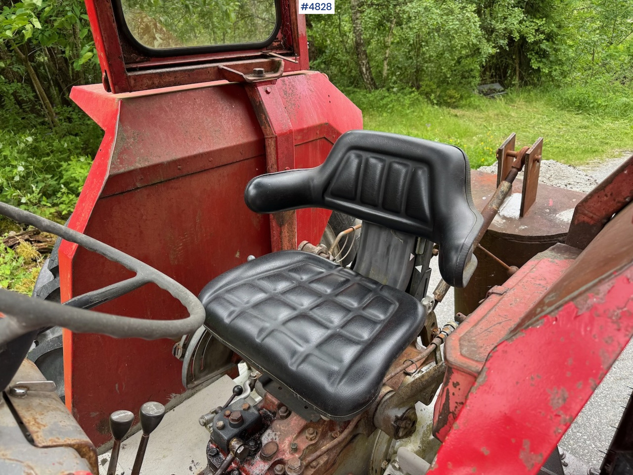 1970 Massey Ferguson 165 w/ front loader - Farm tractor: picture 4 1970 Massey Ferguson 165 w/ front loader - Farm tractor: picture 4