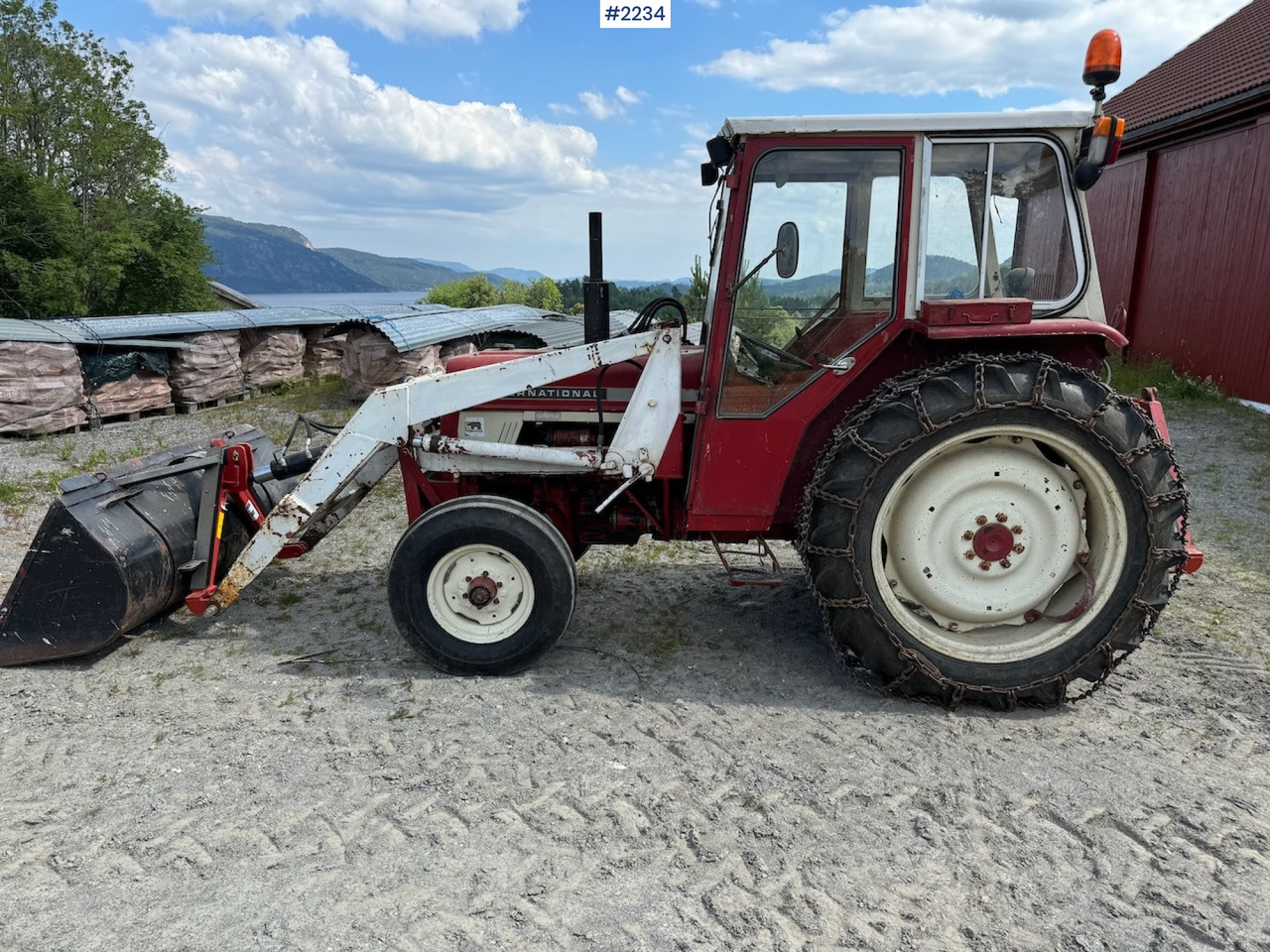 1973 International Harvester 454 w/front loader. - Farm tractor: picture 4 1973 International Harvester 454 w/front loader. - Farm tractor: picture 4