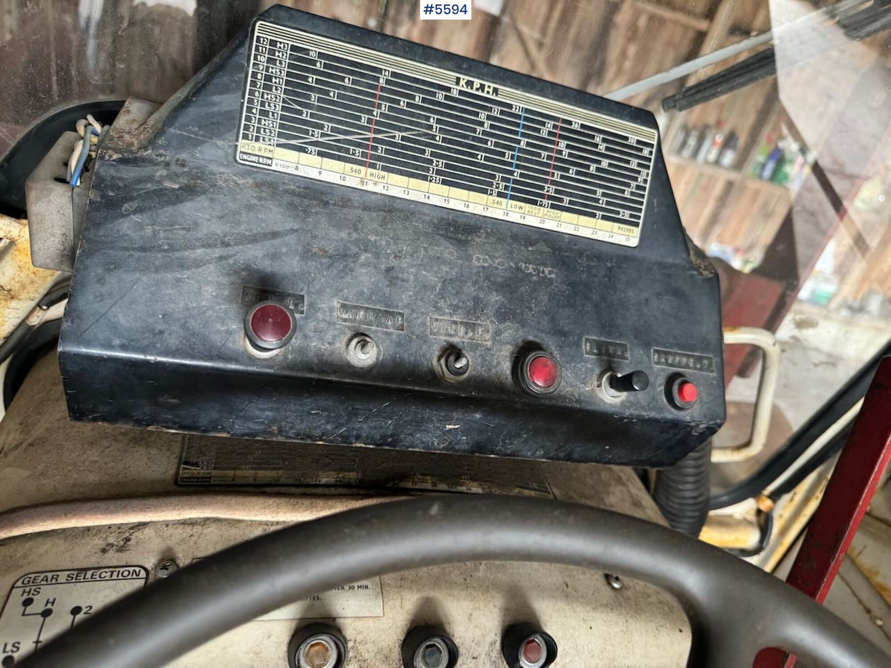 Farm tractor 1974 David Brown 885 w/ loaders and chain.: picture 15 Farm tractor 1974 David Brown 885 w/ loaders and chain.: picture 15