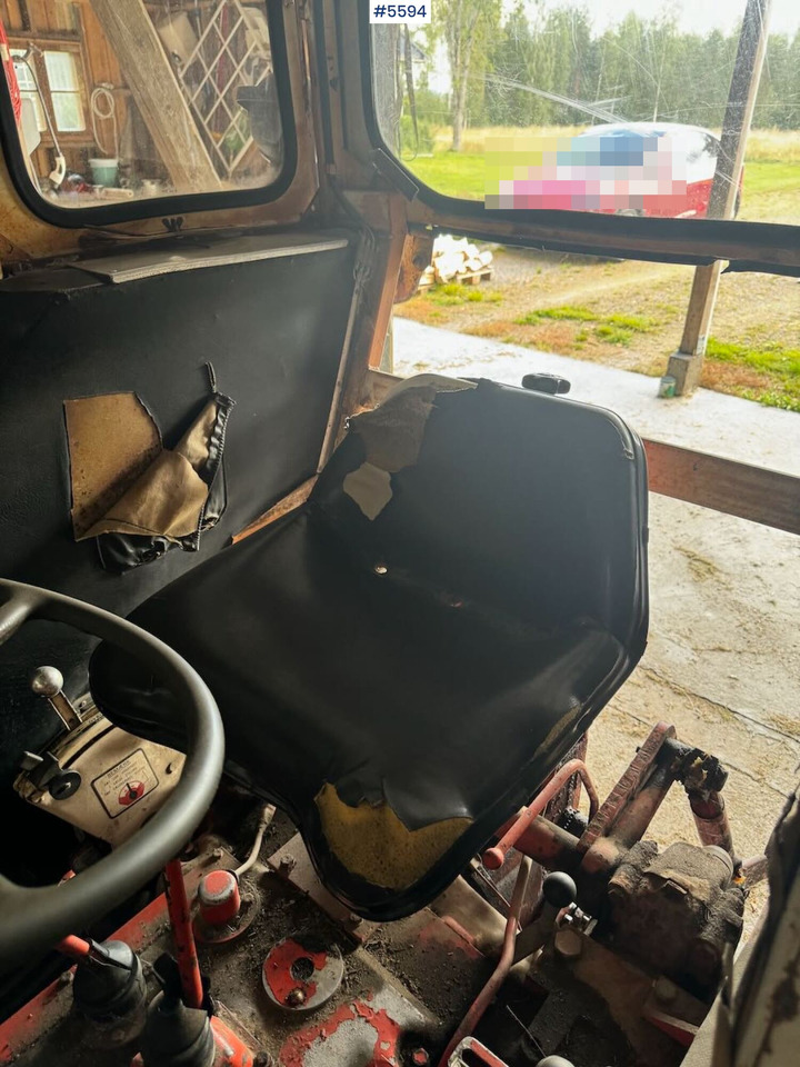 Farm tractor 1974 David Brown 885 w/ loaders and chain.: picture 13 Farm tractor 1974 David Brown 885 w/ loaders and chain.: picture 13