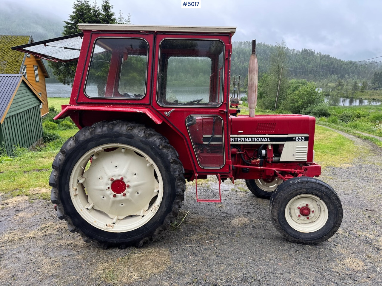 1976 International 633-2. - Farm tractor: picture 2 1976 International 633-2. - Farm tractor: picture 2