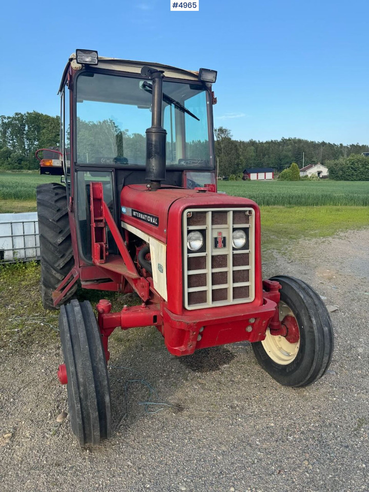 1977 International 454 4x2. Rep object. - Farm tractor: picture 2 1977 International 454 4x2. Rep object. - Farm tractor: picture 2