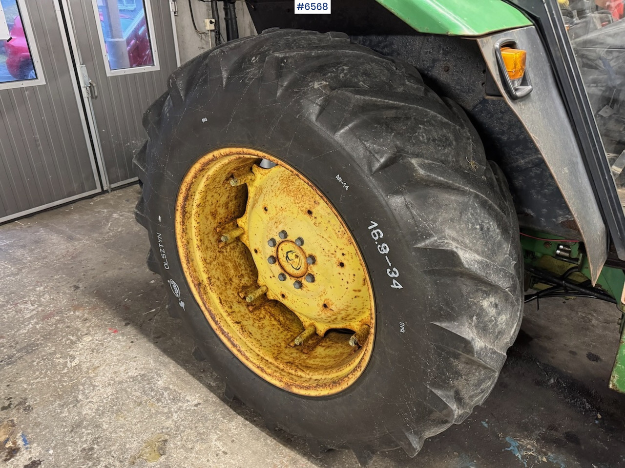1980 John Deere 2140 w/ front loader. - Farm tractor: picture 4 1980 John Deere 2140 w/ front loader. - Farm tractor: picture 4