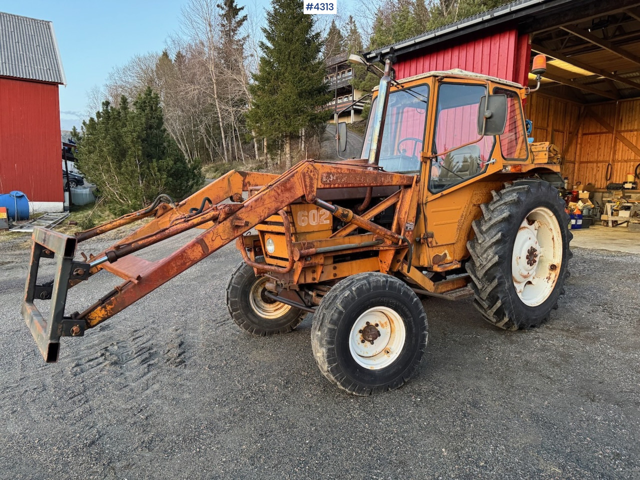 1980 Valmet 602 m/ frontlaster - Farm tractor: picture 1 1980 Valmet 602 m/ frontlaster - Farm tractor: picture 1