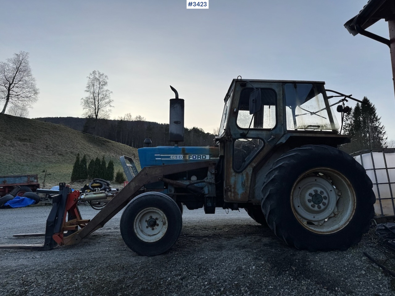 1981 Ford 4600 w/front loader, bucket and pallet fork. - Farm tractor: picture 5 1981 Ford 4600 w/front loader, bucket and pallet fork. - Farm tractor: picture 5