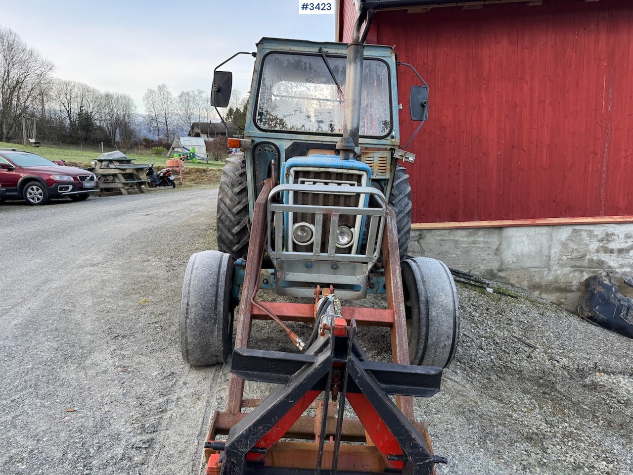 1981 Ford 4600 w/front loader, bucket and pallet fork. - Farm tractor: picture 3 1981 Ford 4600 w/front loader, bucket and pallet fork. - Farm tractor: picture 3