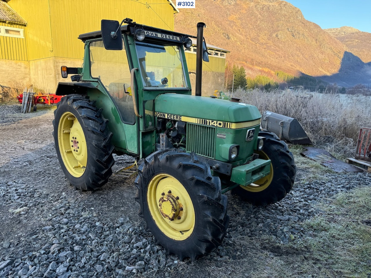 1981 John Deere 1140 Synchron with front loader - Farm tractor: picture 1 1981 John Deere 1140 Synchron with front loader - Farm tractor: picture 1