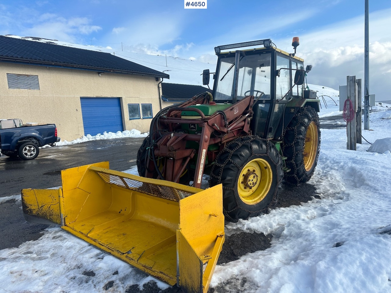 1981 John Deere 2040 w/ loader, triangle, snow blower, pallet forks and hydraulic unit. WATCH VIDEO. - Farm tractor: picture 1 1981 John Deere 2040 w/ loader, triangle, snow blower, pallet forks and hydraulic unit. WATCH VIDEO. - Farm tractor: picture 1
