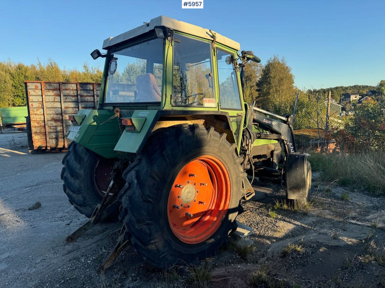 1982 Fendt 306LS 4x2 with front loader - Farm tractor: picture 3 1982 Fendt 306LS 4x2 with front loader - Farm tractor: picture 3