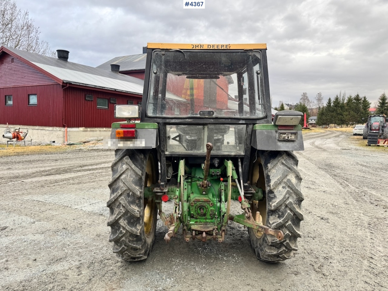 1982 John Deere 1140 4x2 Tractor w/ Twin Wheels and Chains. - Farm tractor: picture 5 1982 John Deere 1140 4x2 Tractor w/ Twin Wheels and Chains. - Farm tractor: picture 5