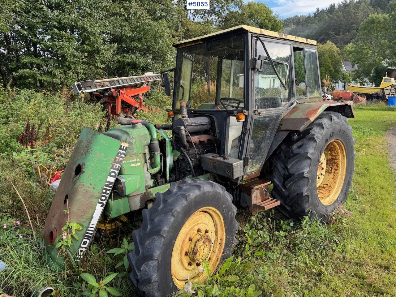 1982 John Deere 1140 with front loader and a parts tractor - Farm tractor: picture 3 1982 John Deere 1140 with front loader and a parts tractor - Farm tractor: picture 3