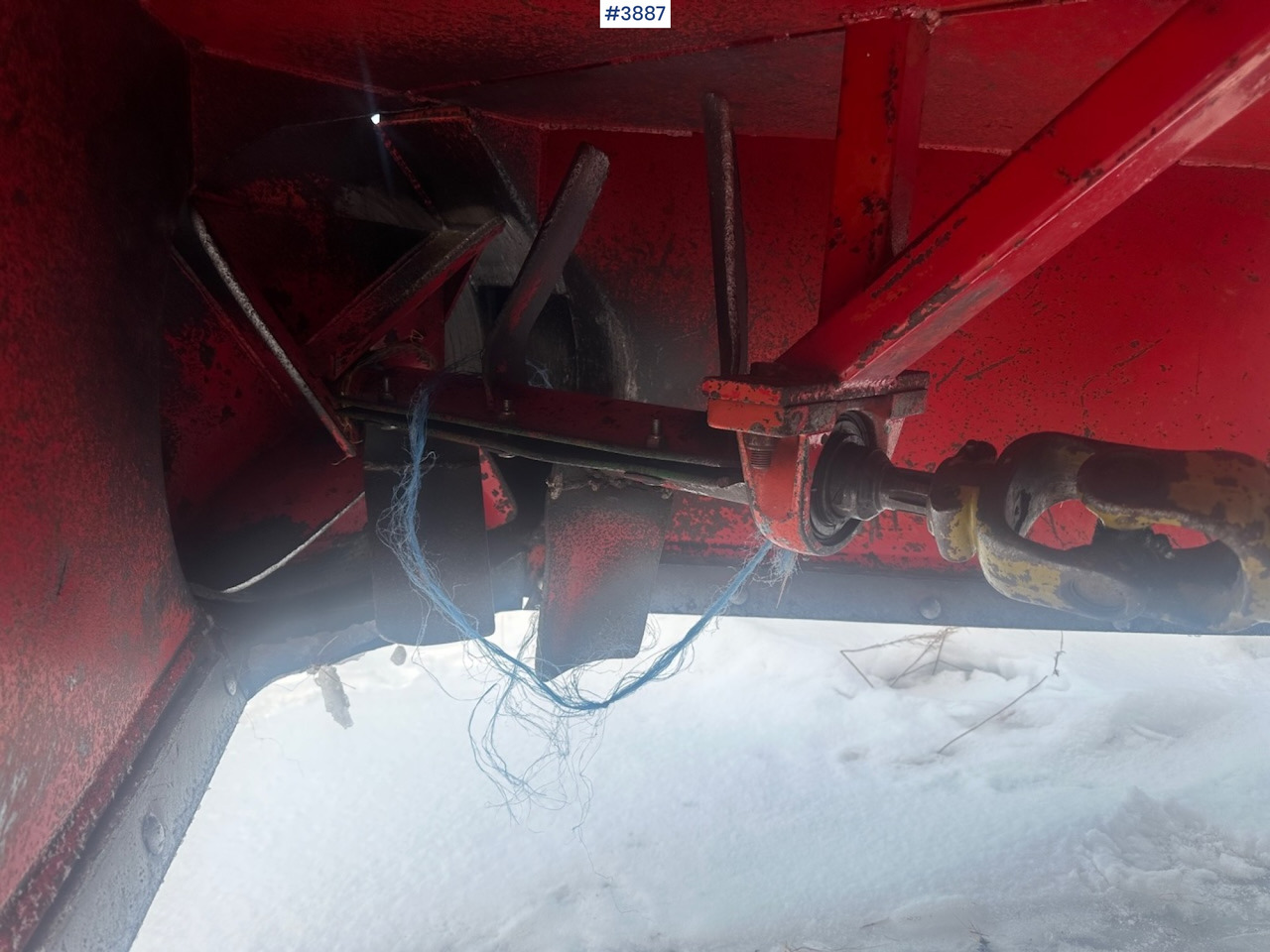 Farm tractor 1987 John Deere Power Synchron 2450 4x4 w/ Quicke 4300 front loader, snow blower and gravel bucket. WATCH VIDEO.: picture 18