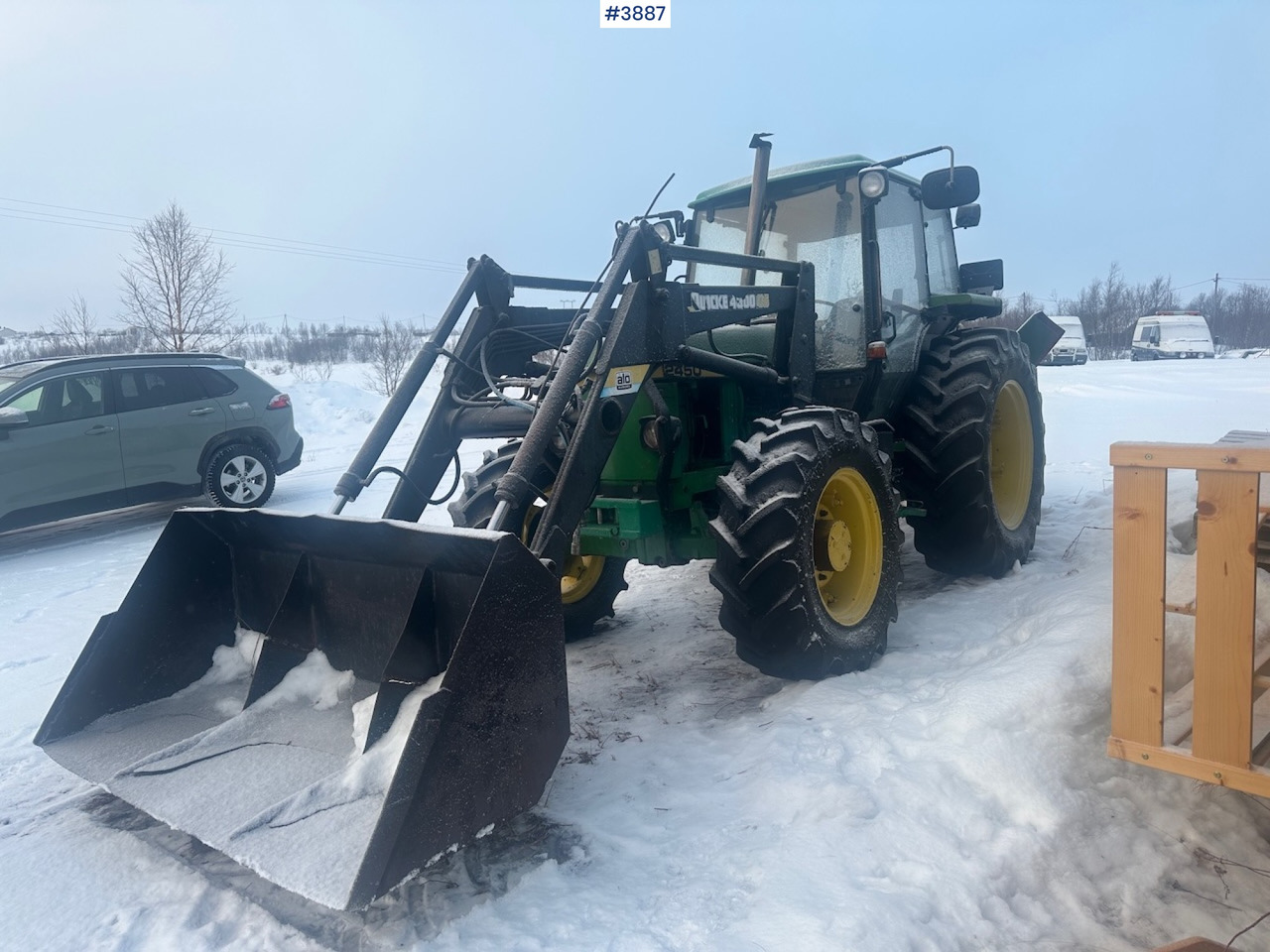 Farm tractor 1987 John Deere Power Synchron 2450 4x4 w/ Quicke 4300 front loader, snow blower and gravel bucket. WATCH VIDEO.: picture 6