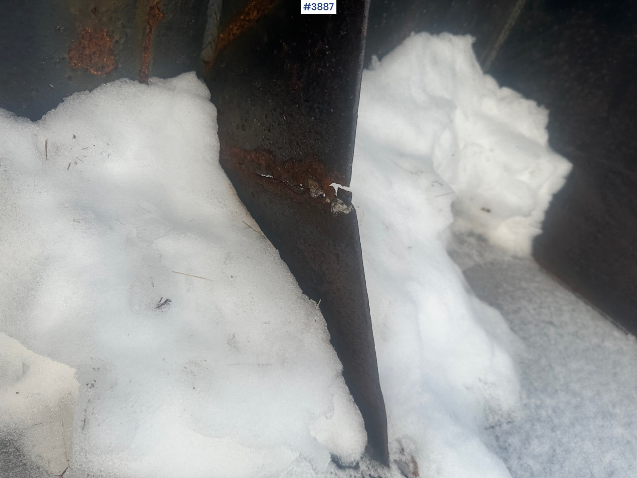 Farm tractor 1987 John Deere Power Synchron 2450 4x4 w/ Quicke 4300 front loader, snow blower and gravel bucket. WATCH VIDEO.: picture 13