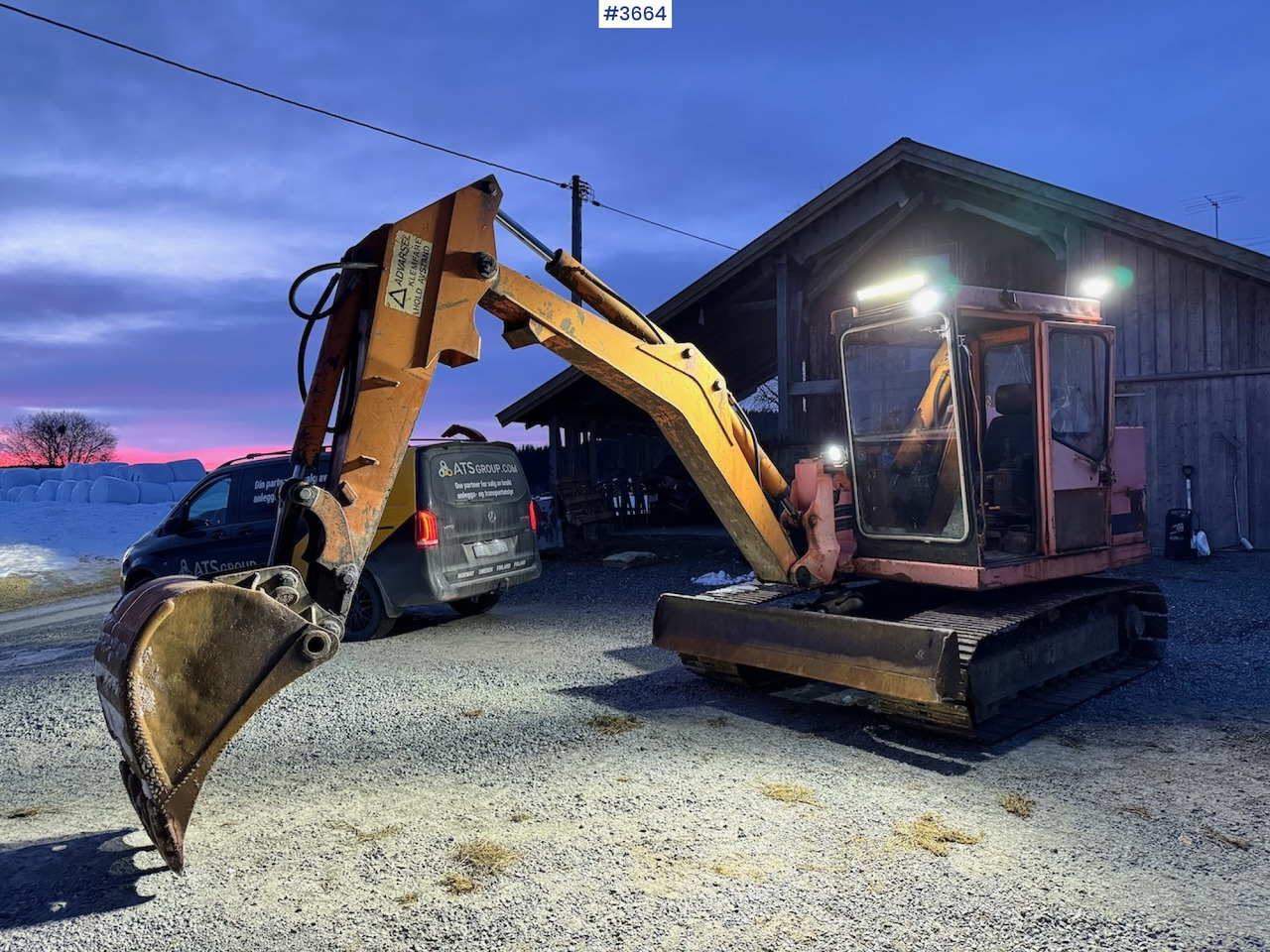 1987 Schaeff HR30 Tracked excavator with two buckets. - Excavator: picture 2 1987 Schaeff HR30 Tracked excavator with two buckets. - Excavator: picture 2