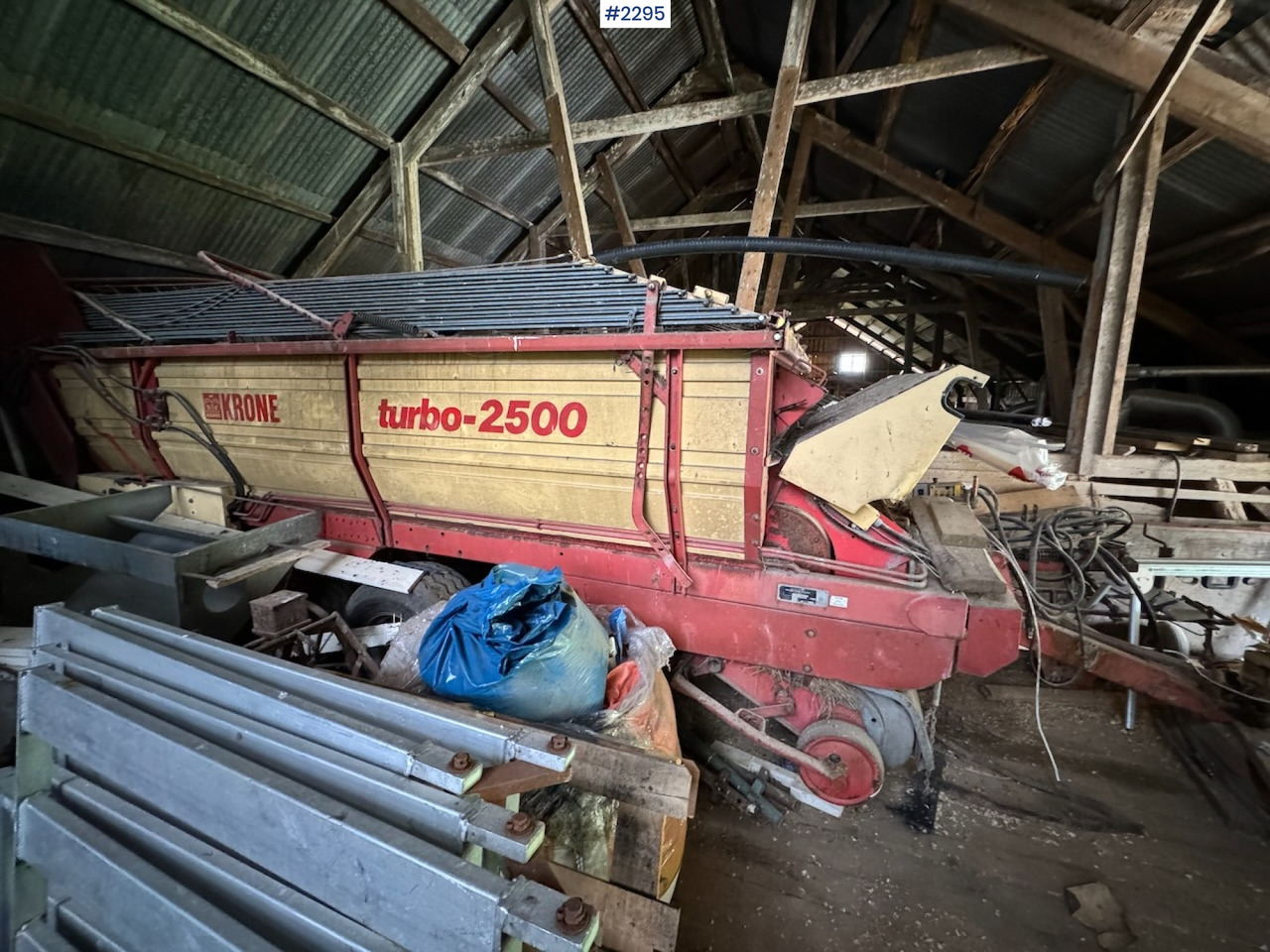 1990 Krone Turbo 2500 Loading trolley - Hay and forage equipment: picture 1 1990 Krone Turbo 2500 Loading trolley - Hay and forage equipment: picture 1