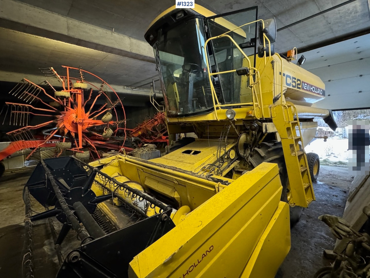 1992 New Holland TC52 Combine - Combine harvester: picture 2 1992 New Holland TC52 Combine - Combine harvester: picture 2