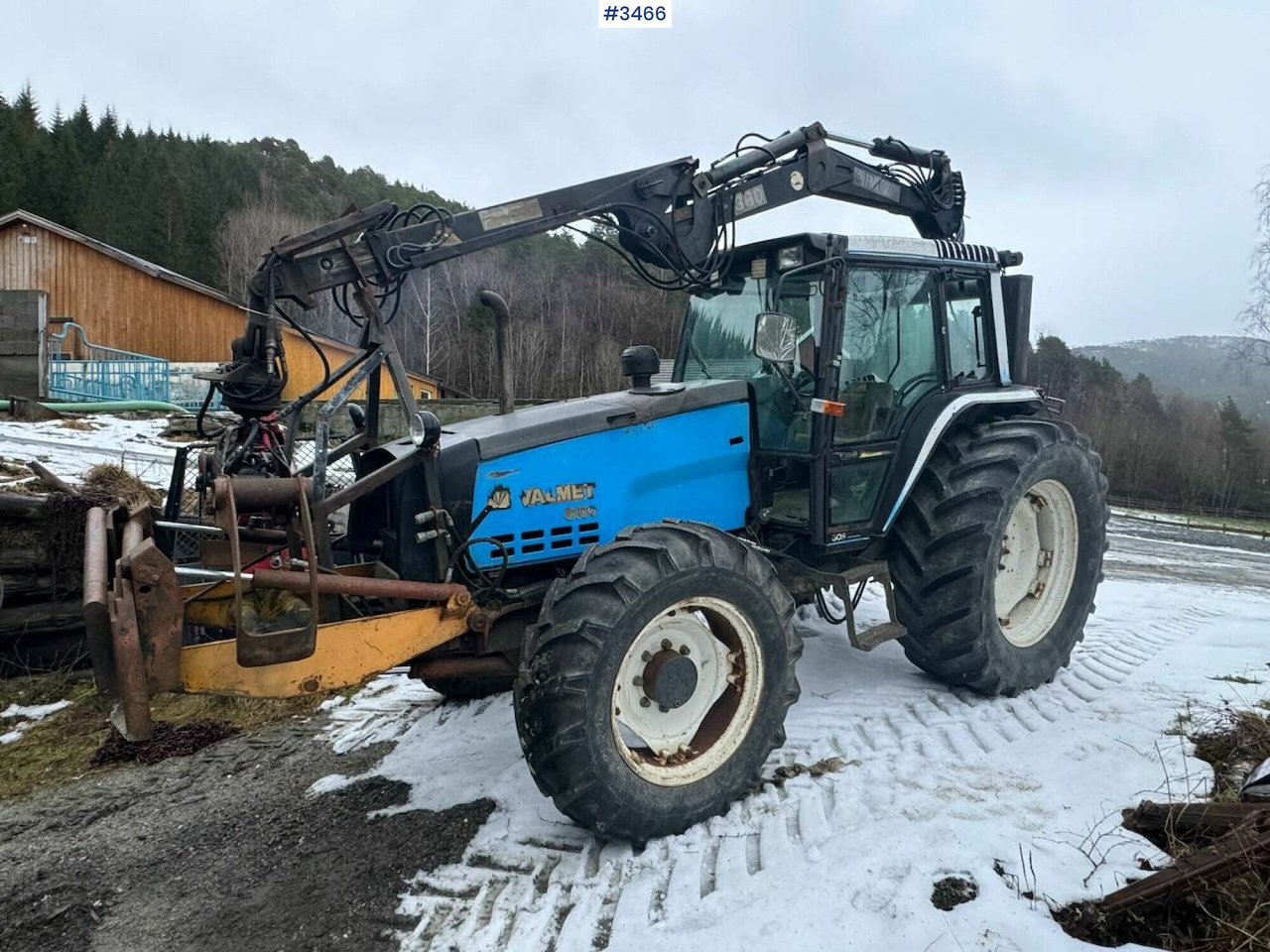 1993 Valmet 8100 m/ Hiab FMV Crane and timber trailer - Farm tractor: picture 1 1993 Valmet 8100 m/ Hiab FMV Crane and timber trailer - Farm tractor: picture 1