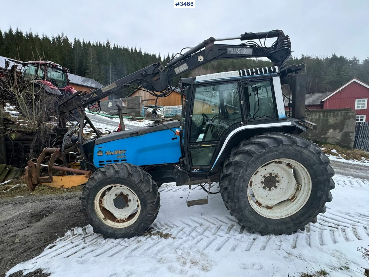 1993 Valmet 8100 m/ Hiab FMV Crane and timber trailer - Farm tractor: picture 4 1993 Valmet 8100 m/ Hiab FMV Crane and timber trailer - Farm tractor: picture 4