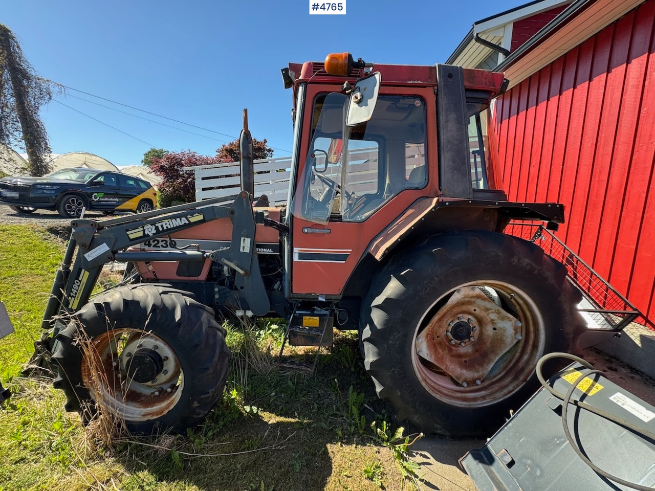 1995 Case International 4230 w/front loader. - Farm tractor: picture 1 1995 Case International 4230 w/front loader. - Farm tractor: picture 1