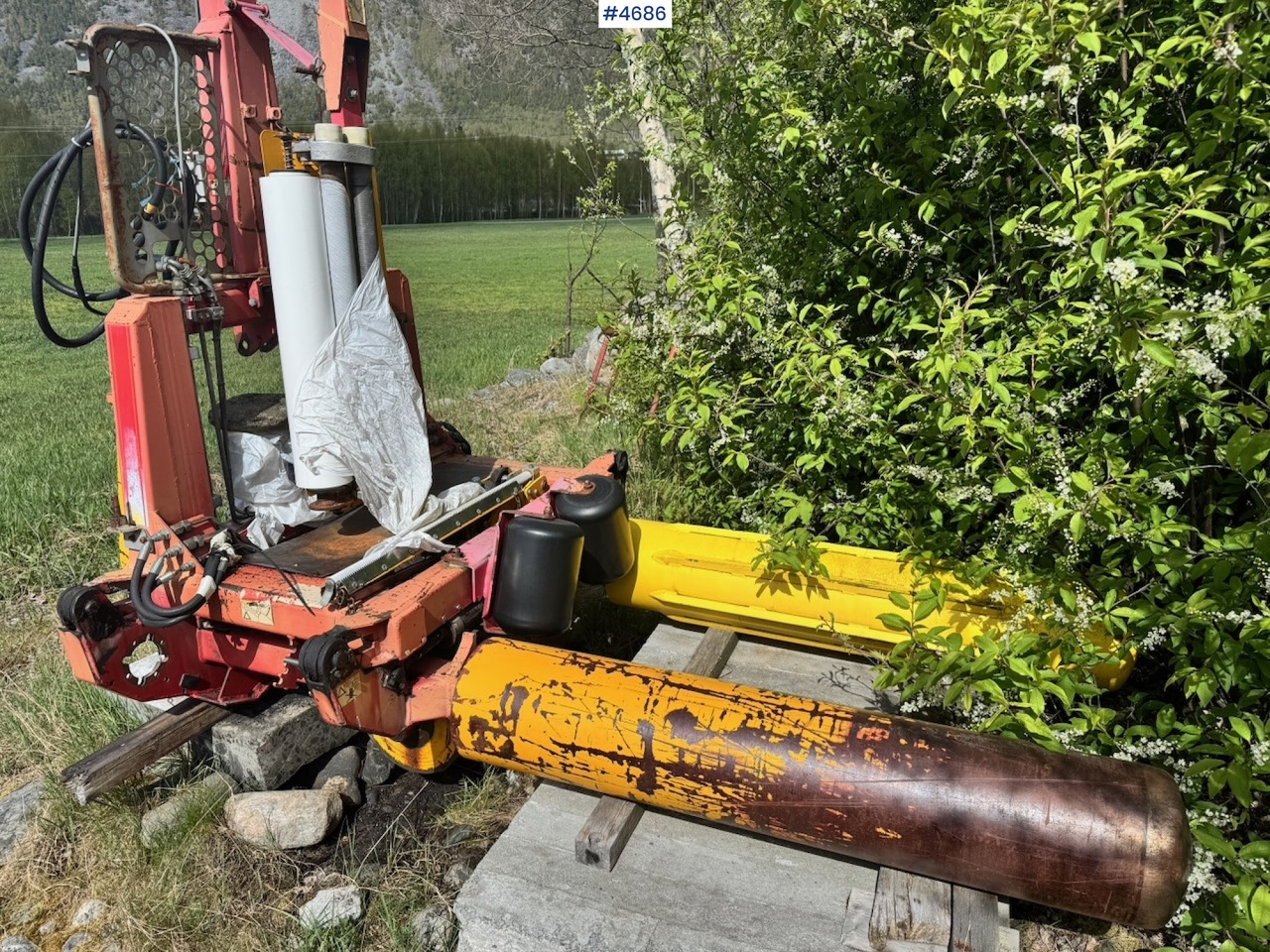 1995 Tellefsdal 1500 Round bale wrapper. New electronics. - Hay and forage equipment: picture 1 1995 Tellefsdal 1500 Round bale wrapper. New electronics. - Hay and forage equipment: picture 1