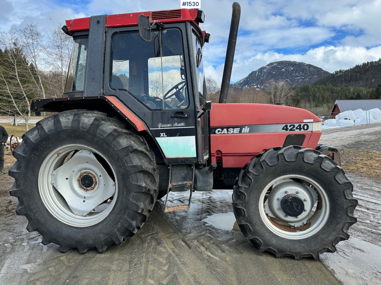 1996 Case CASE IH 4240 XL - Farm tractor: picture 2 1996 Case CASE IH 4240 XL - Farm tractor: picture 2