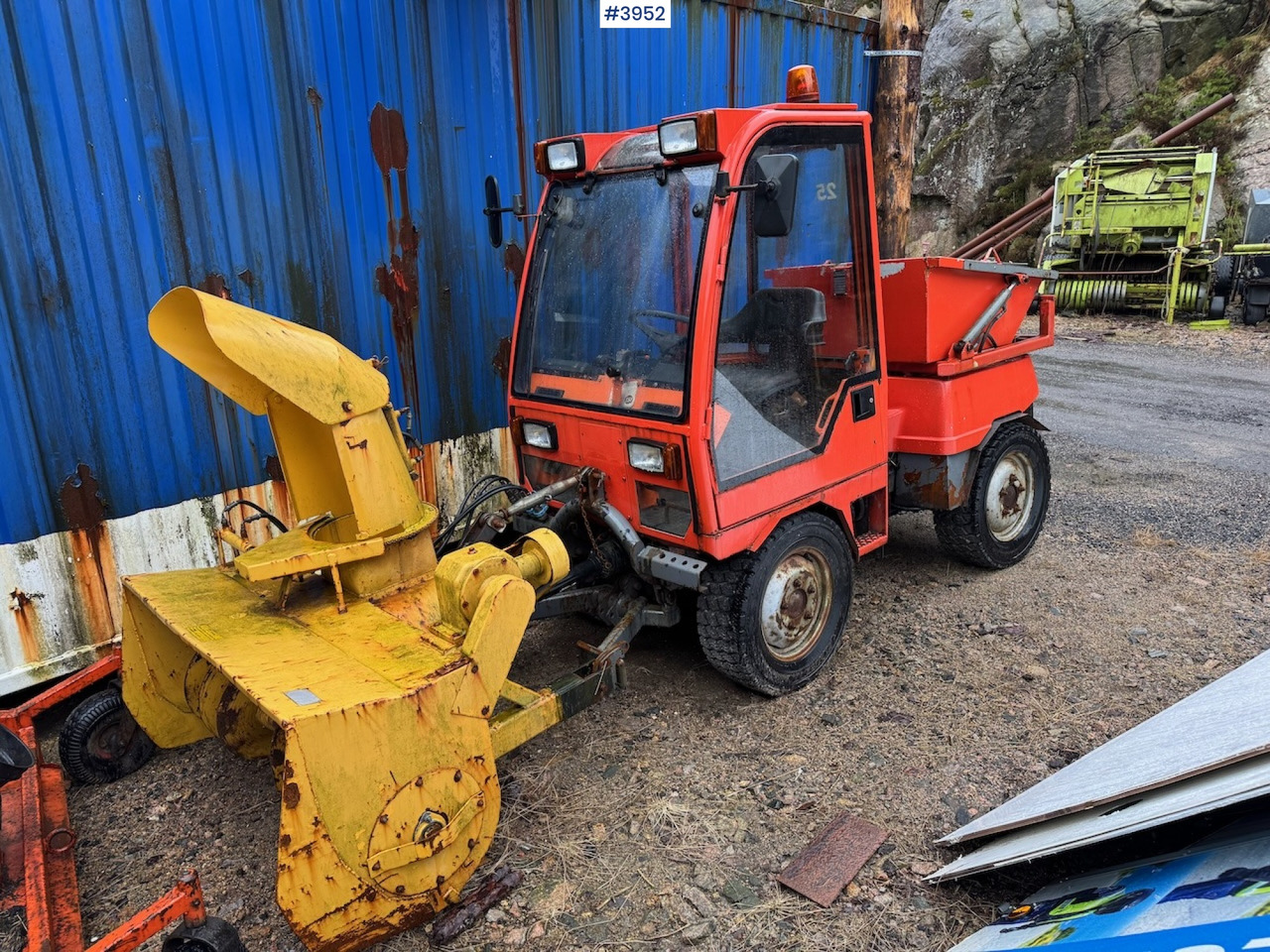 1996 Holder 240 with some equipment - Farm tractor: picture 1 1996 Holder 240 with some equipment - Farm tractor: picture 1