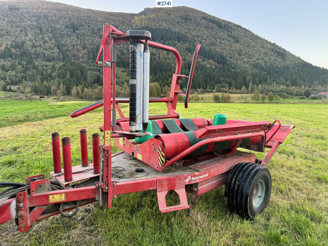 1997 Kverneland 7515 Round bale packer - Hay and forage equipment: picture 1 1997 Kverneland 7515 Round bale packer - Hay and forage equipment: picture 1