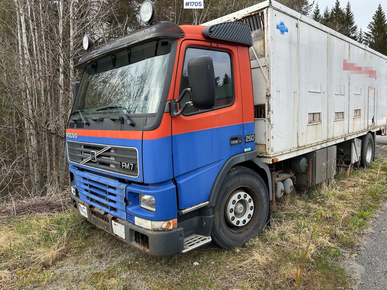 2000 Volvo 250 4x2 reparasjonsobjekt - Box truck: picture 3 2000 Volvo 250 4x2 reparasjonsobjekt - Box truck: picture 3