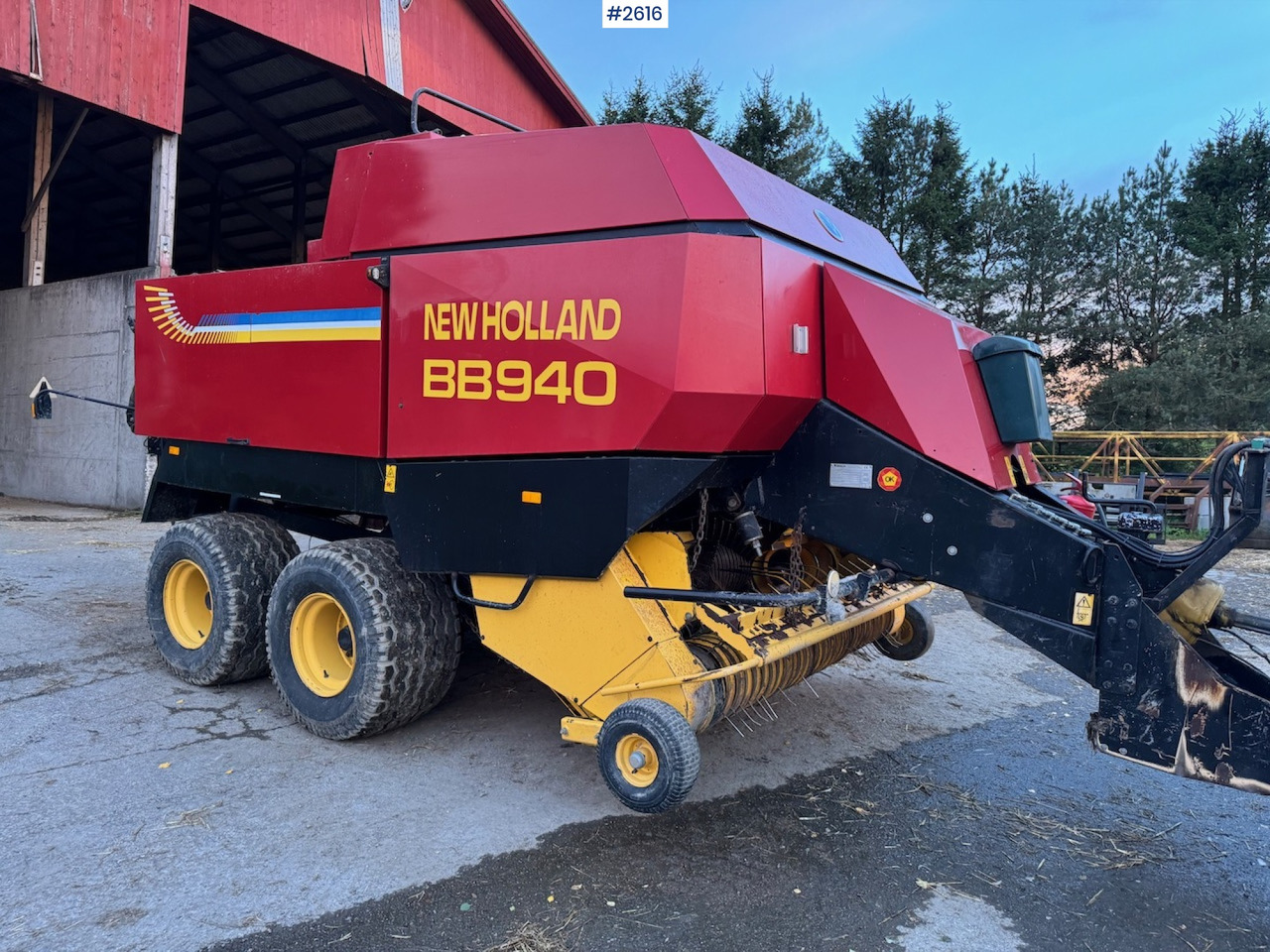 2001 New Holland BB940 square baler - Hay and forage equipment: picture 1 2001 New Holland BB940 square baler - Hay and forage equipment: picture 1