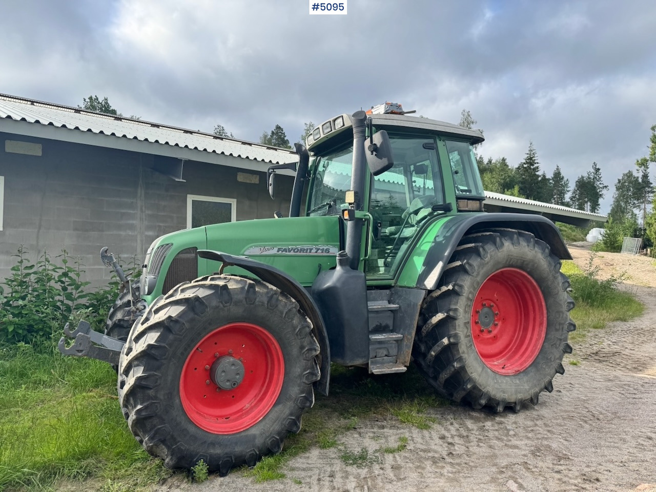 2002 Fendt 716 Vario w/ Front hydraulics. - Farm tractor: picture 1 2002 Fendt 716 Vario w/ Front hydraulics. - Farm tractor: picture 1