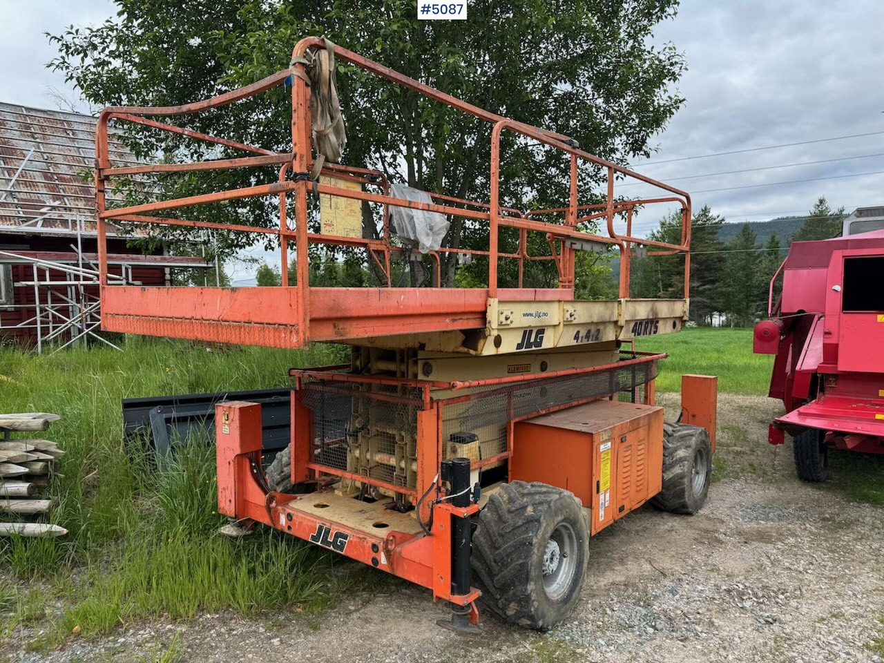 2002 JLG 40 RTS Scissor Lift - Aerial platform: picture 1 2002 JLG 40 RTS Scissor Lift - Aerial platform: picture 1