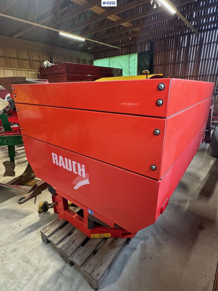 2002 Rauch MDS 82 - Fertilizer spreader: picture 1 2002 Rauch MDS 82 - Fertilizer spreader: picture 1