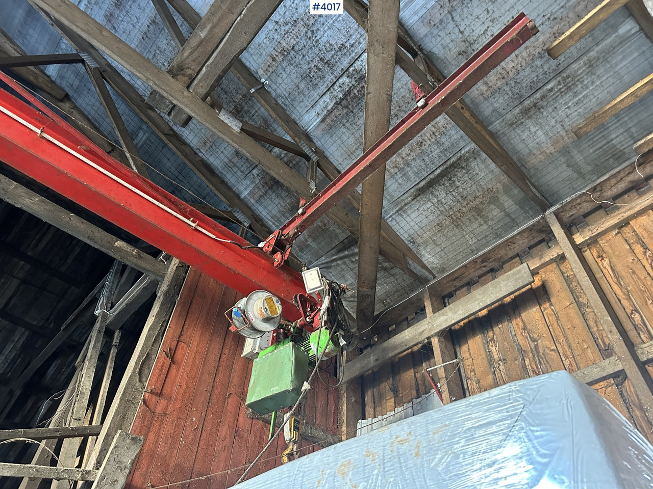 2002 TKS Overhead crane m/ Steel hoist and 20 m rail track. - Livestock equipment: picture 2 2002 TKS Overhead crane m/ Steel hoist and 20 m rail track. - Livestock equipment: picture 2