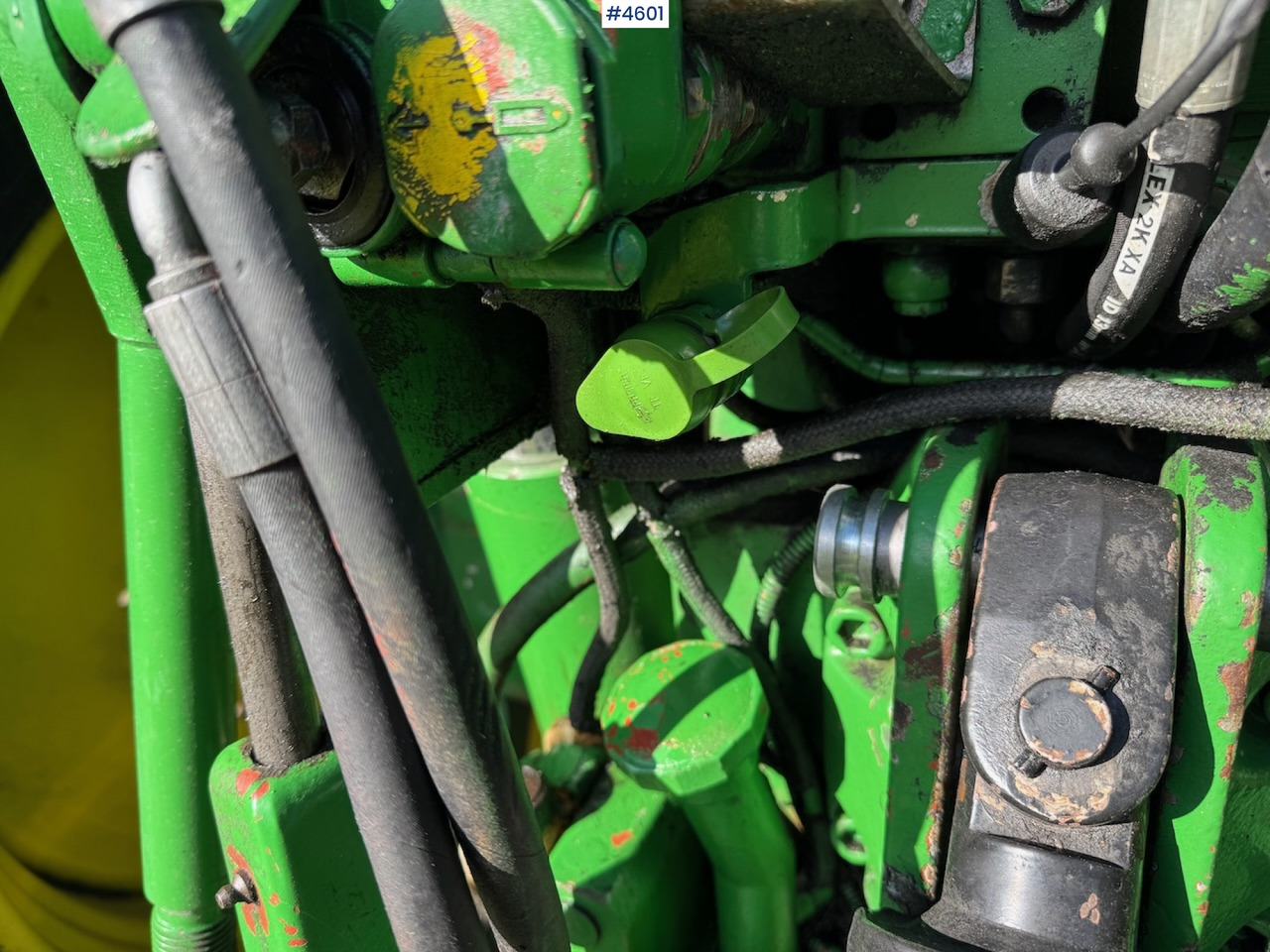 Farm tractor 2003 John Deere 6620 w/front loader: picture 33