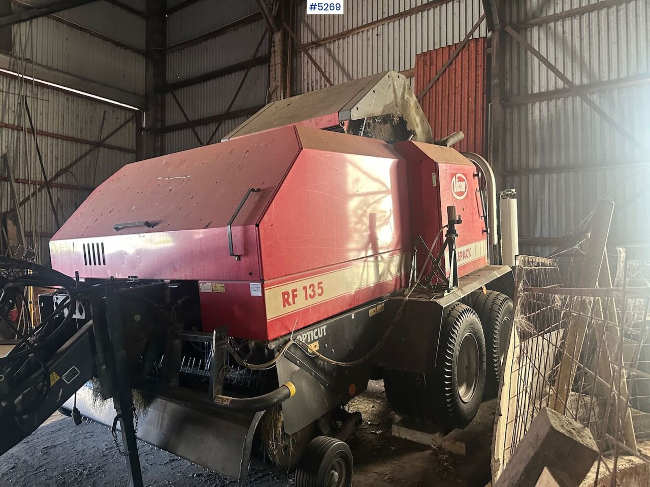 2003 Vicon RF 135 opticut round baler. - Hay and forage equipment: picture 5 2003 Vicon RF 135 opticut round baler. - Hay and forage equipment: picture 5