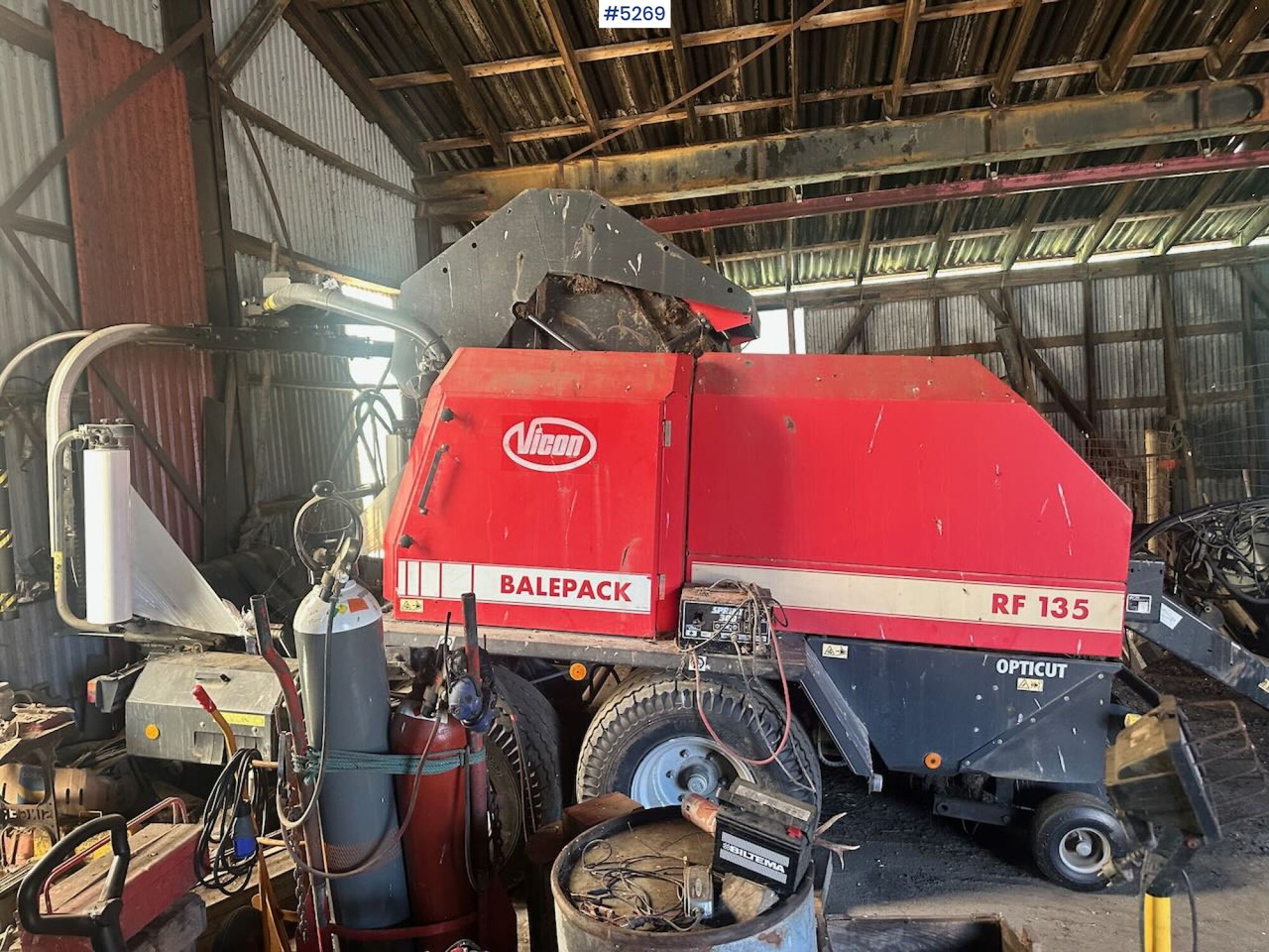 2003 Vicon RF 135 opticut round baler. - Hay and forage equipment: picture 3 2003 Vicon RF 135 opticut round baler. - Hay and forage equipment: picture 3