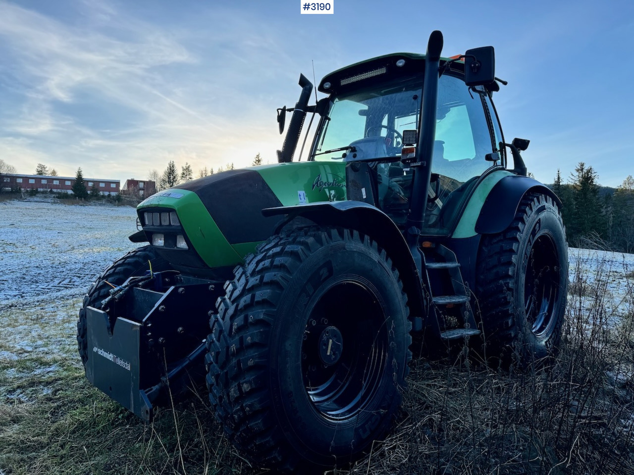 2004 Deutz-Fahr Agrotron 1130 4x4 Snow-Ready Tractor with Front Loader, Bucket, and 2 Sets of Tires - Farm tractor: picture 5 2004 Deutz-Fahr Agrotron 1130 4x4 Snow-Ready Tractor with Front Loader, Bucket, and 2 Sets of Tires - Farm tractor: picture 5