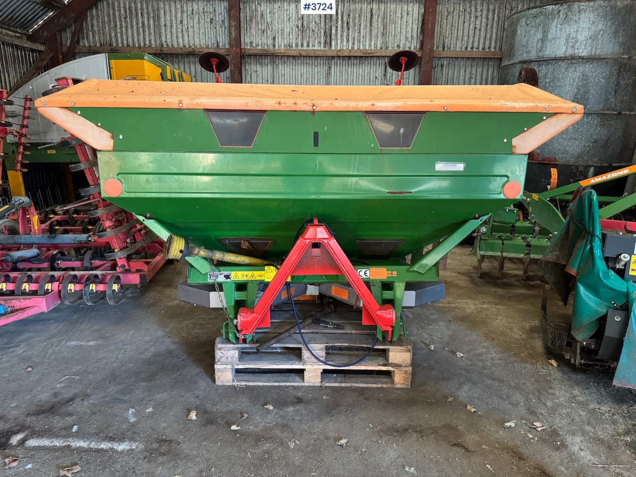 2005 Amazone ZA-M 1500 - Fertilizer spreader: picture 1 2005 Amazone ZA-M 1500 - Fertilizer spreader: picture 1