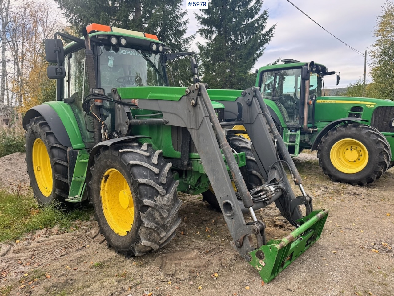 2005 John Deere 6420 with Front Loader - Farm tractor: picture 1 2005 John Deere 6420 with Front Loader - Farm tractor: picture 1
