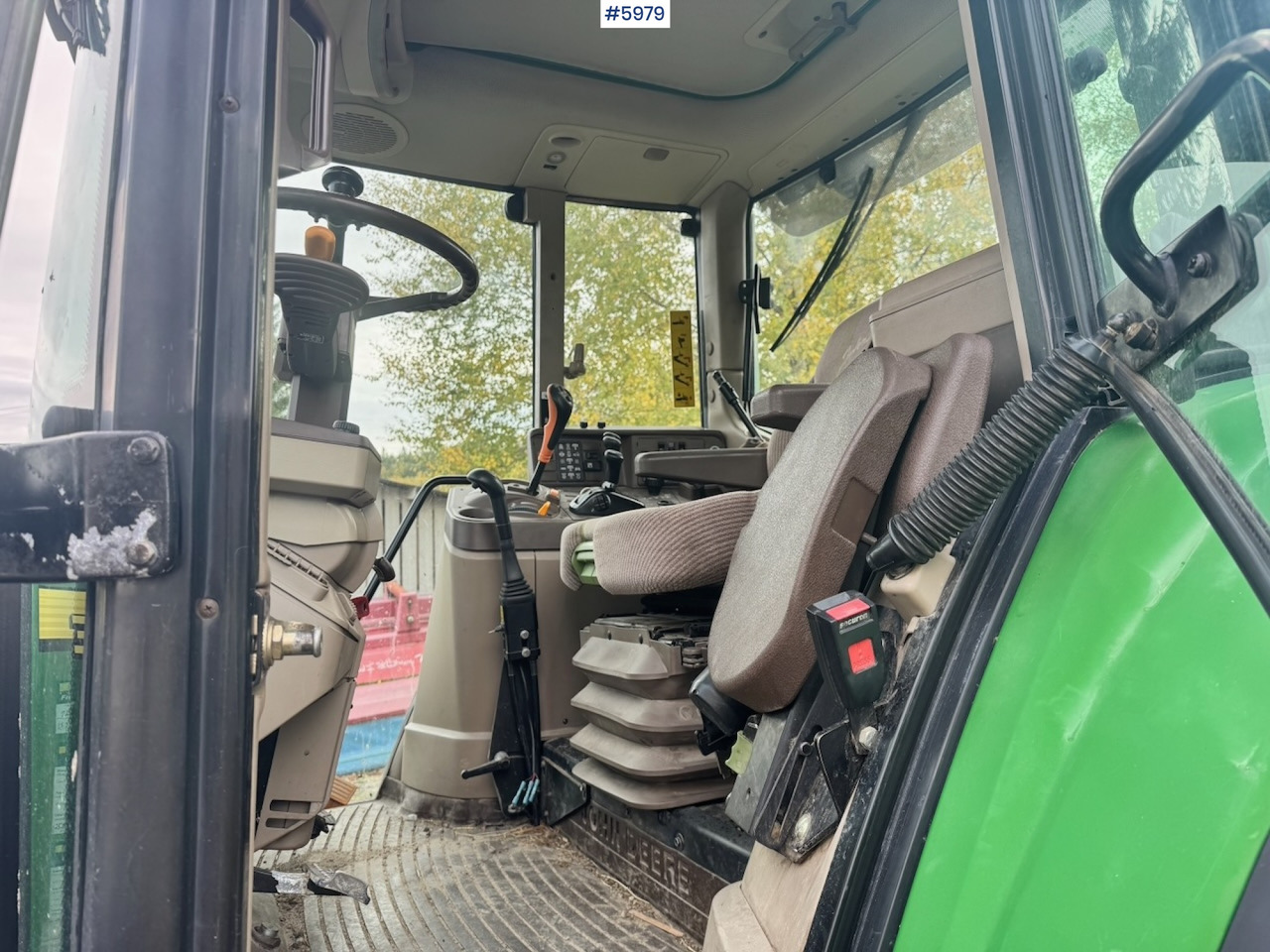 Farm tractor 2005 John Deere 6420 with Front Loader: picture 19 Farm tractor 2005 John Deere 6420 with Front Loader: picture 19