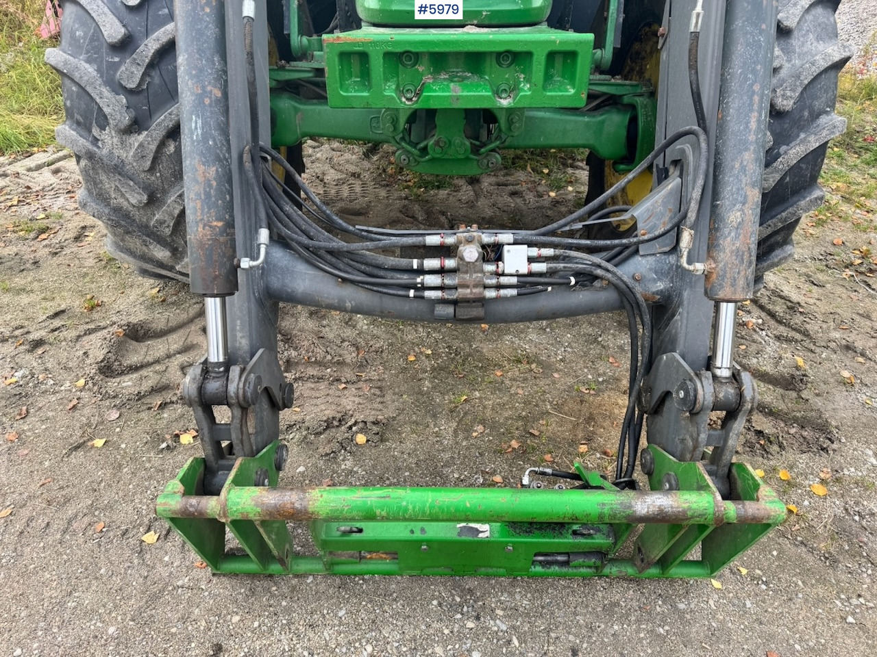 Farm tractor 2005 John Deere 6420 with Front Loader: picture 13 Farm tractor 2005 John Deere 6420 with Front Loader: picture 13