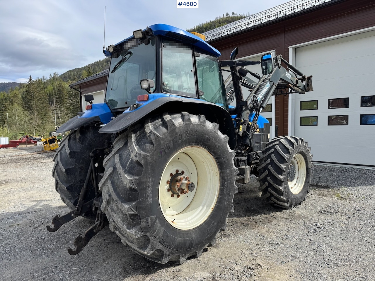 2005 New Holland TM190 w/front loader - Farm tractor: picture 3 2005 New Holland TM190 w/front loader - Farm tractor: picture 3