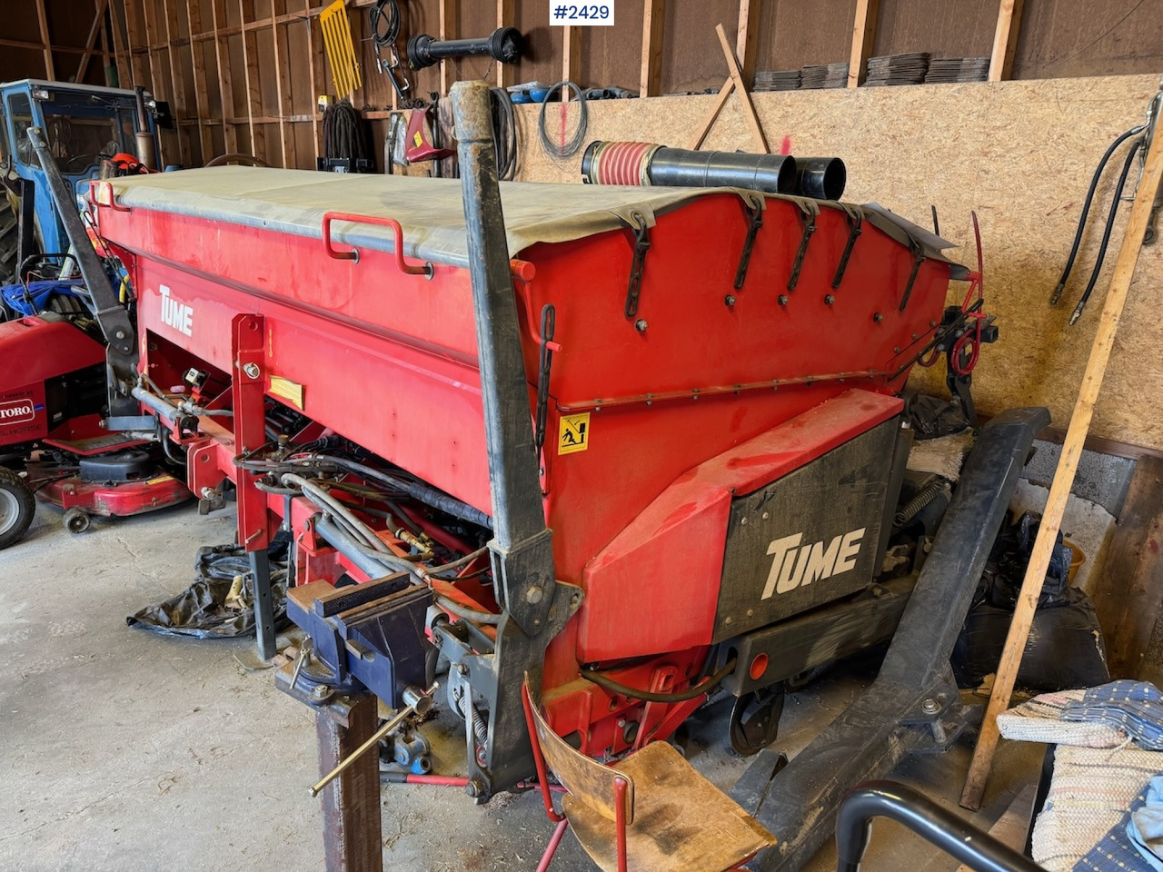2006 Tume HKL 3000 JC Pro - Seed drill: picture 1 2006 Tume HKL 3000 JC Pro - Seed drill: picture 1