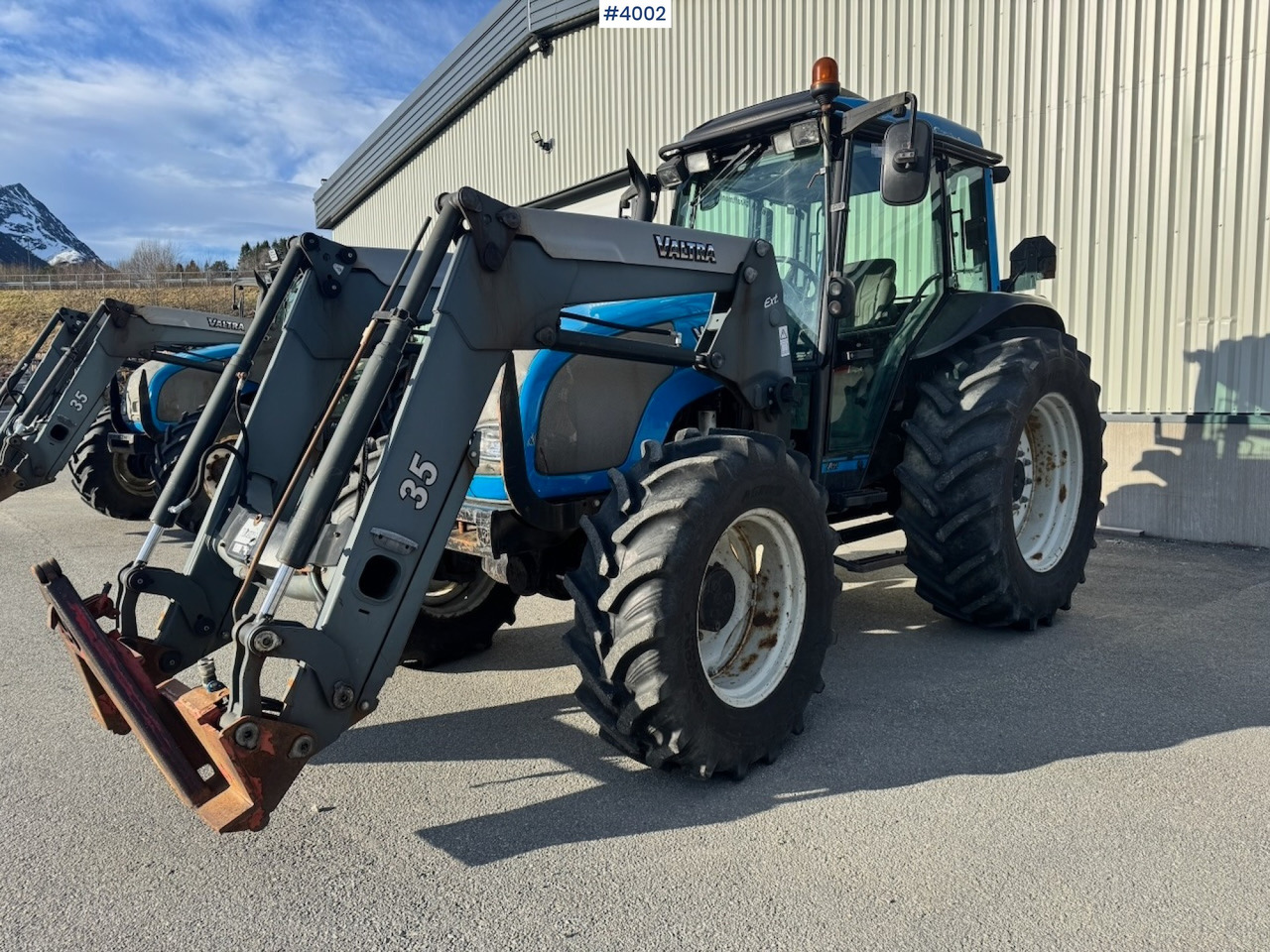 2006 Valtra A95-4 4x4 w/ Front loader. 2700 hours! - Farm tractor: picture 2 2006 Valtra A95-4 4x4 w/ Front loader. 2700 hours! - Farm tractor: picture 2