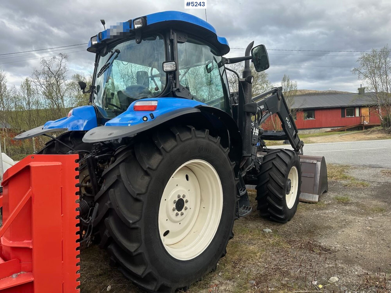 2007 New Holland TS135 4x4 tractor w/ front loader. WATCH VIDEO. - Farm tractor: picture 5 2007 New Holland TS135 4x4 tractor w/ front loader. WATCH VIDEO. - Farm tractor: picture 5
