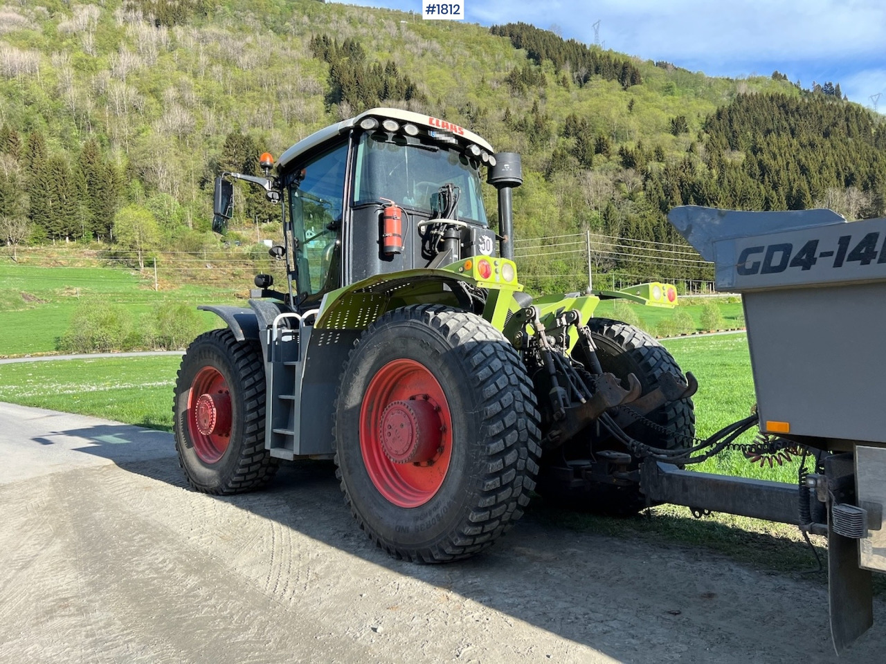 2009 Claas Xerion 3800 - Farm tractor: picture 4 2009 Claas Xerion 3800 - Farm tractor: picture 4